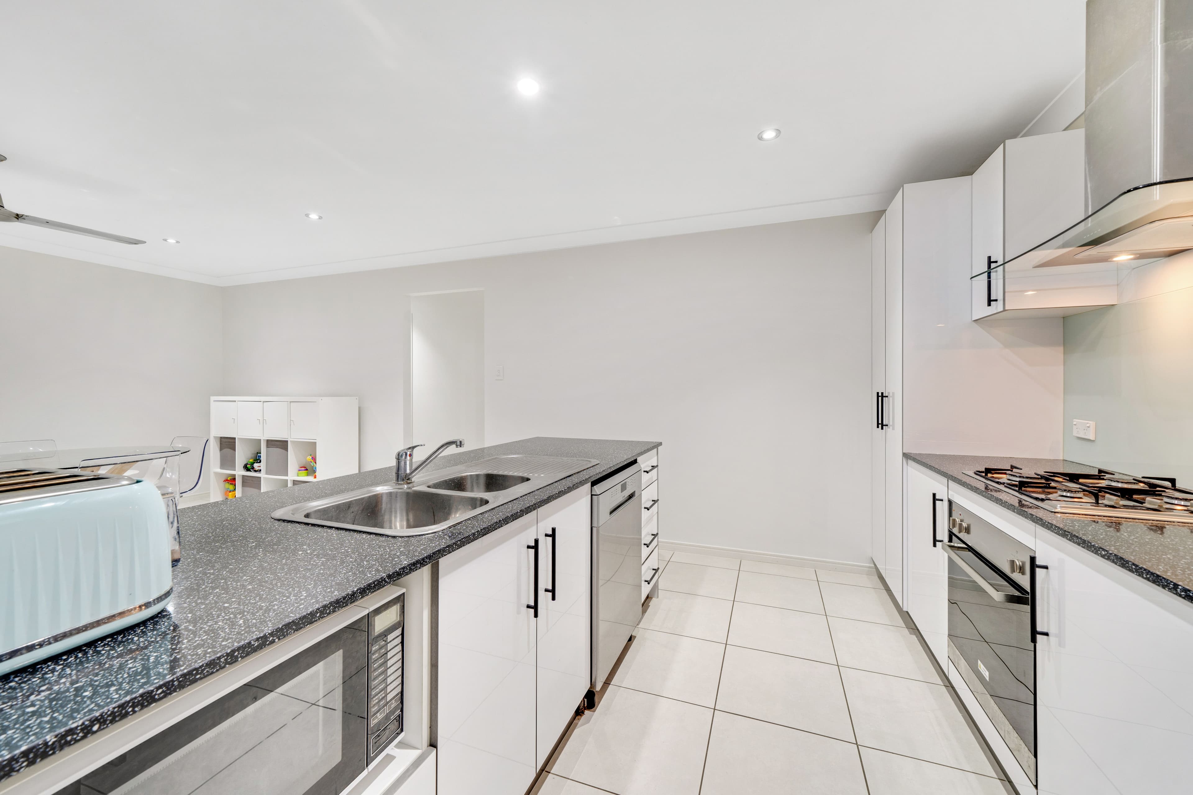 40 Glenvale Street, Cornubia QLD 4130, Cornubia - Thumbnail 3