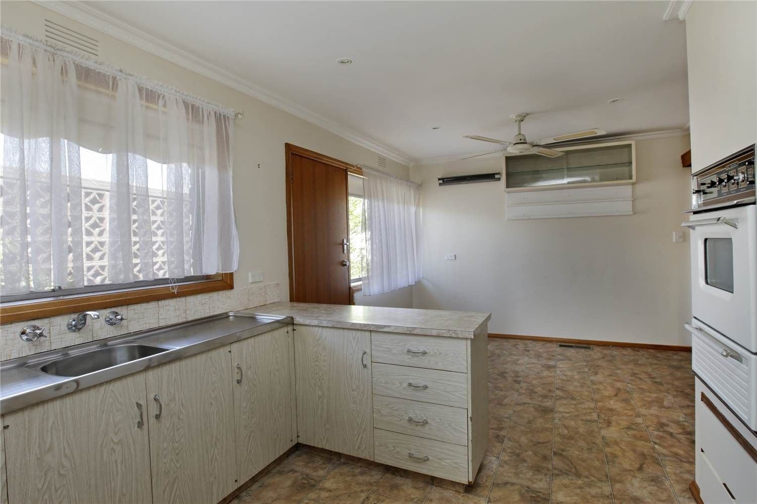 12 Watsons Road, NEWCOMB VIC 3219, Newcomb - Thumbnail 5