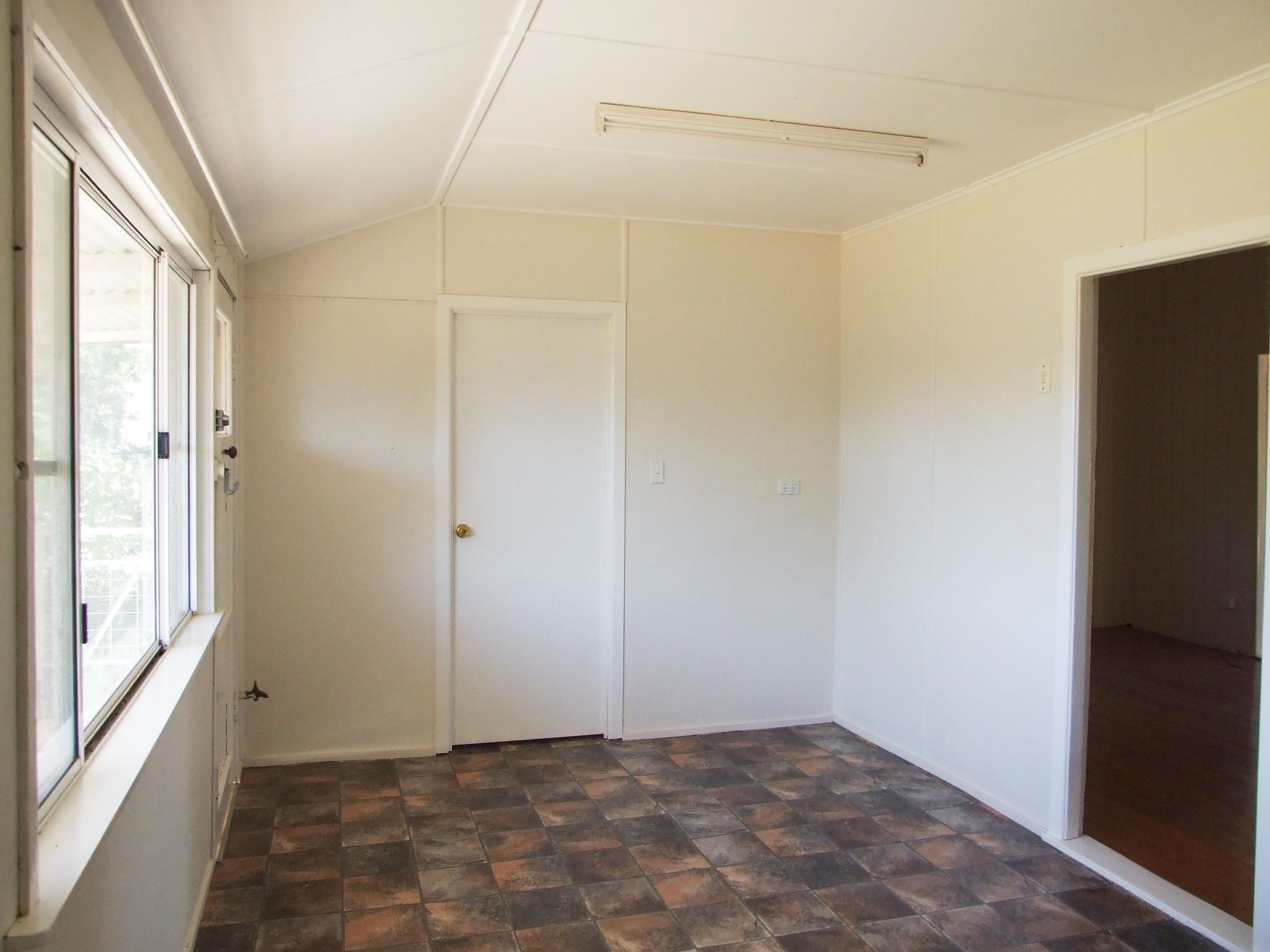18 Wompoo Road, Longreach QLD 4730, Longreach - Thumbnail 8