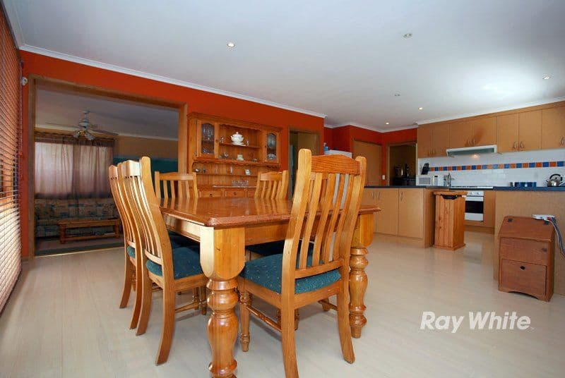 2 Murtoa Place, CRANBOURNE VIC 3977, Cranbourne West - Thumbnail 7
