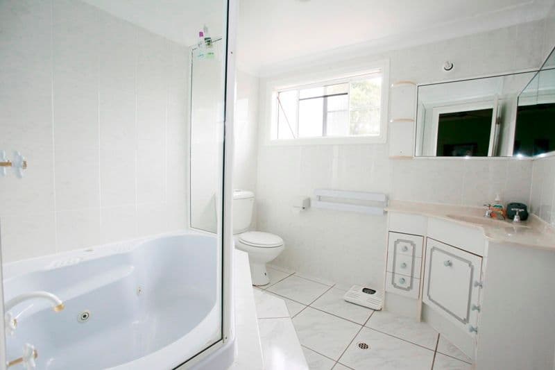 17  Lindsay Street, ROSSLEA QLD 4812, Rosslea - Thumbnail 4