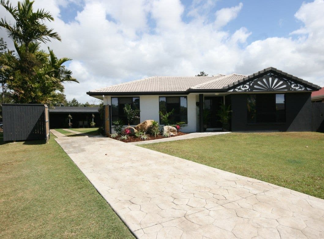 20 Lando Avenue, SARINA QLD 4737, Sarina - Thumbnail 2