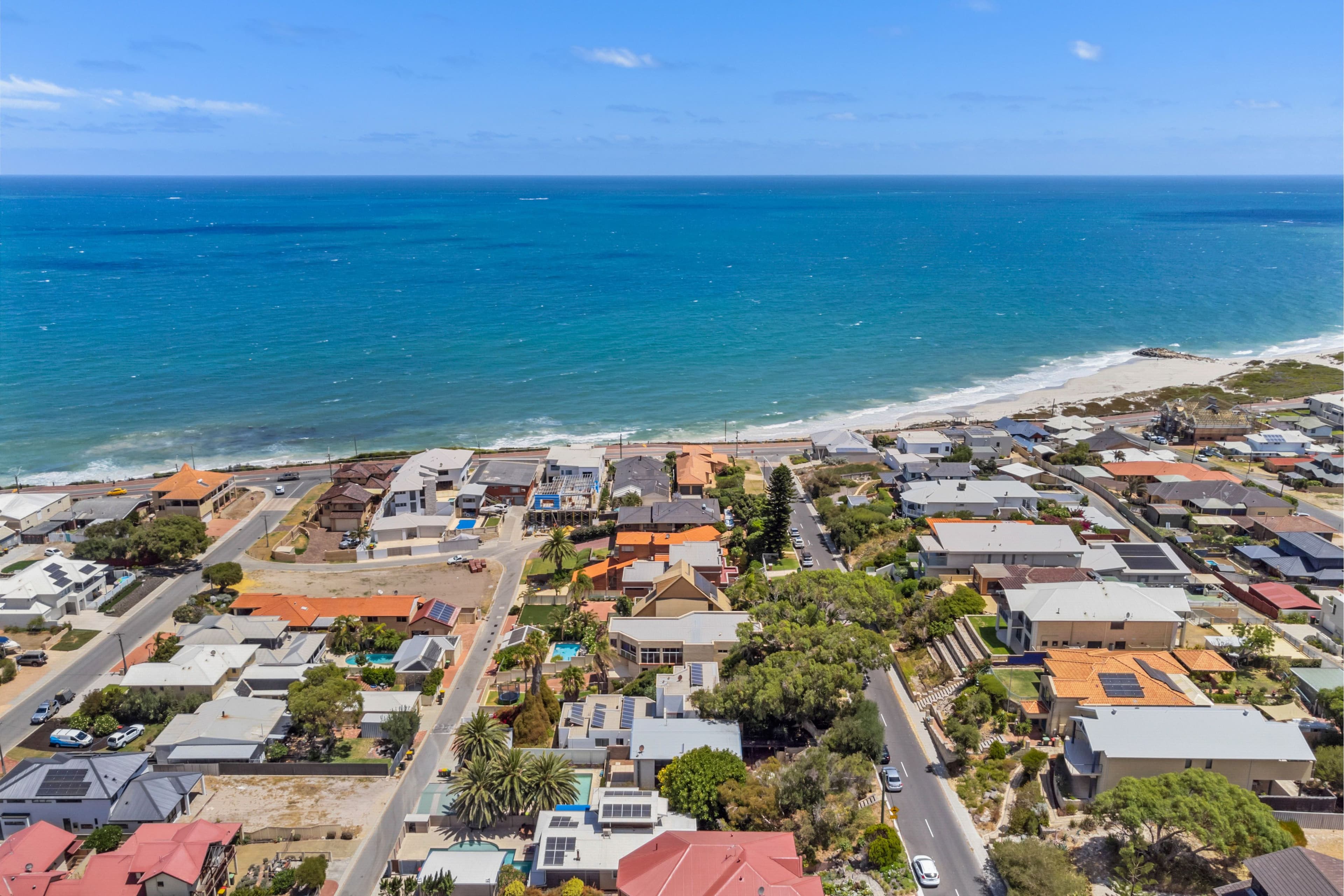 14 Clontarf Street, Sorrento WA 6020, Sorrento - Thumbnail 3