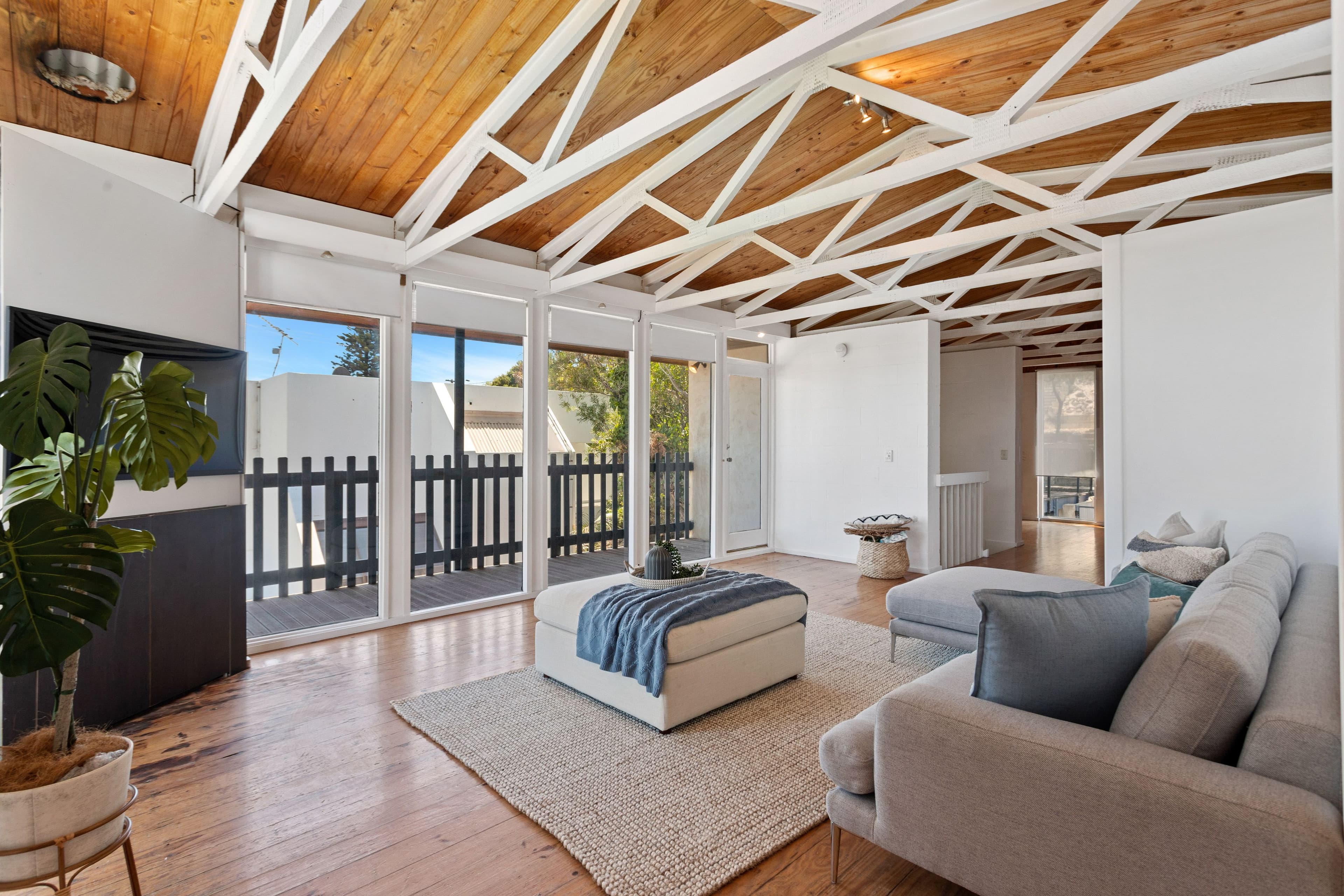 14 Clontarf Street, Sorrento WA 6020, Sorrento - Thumbnail 5