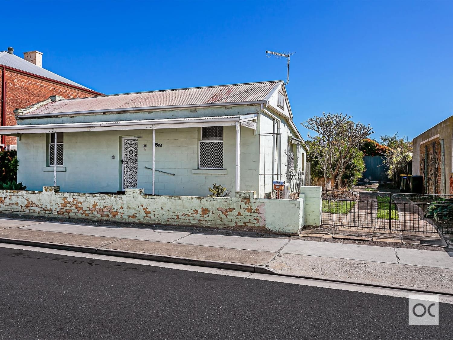 25 Montpelier Street, Exeter - Image 1