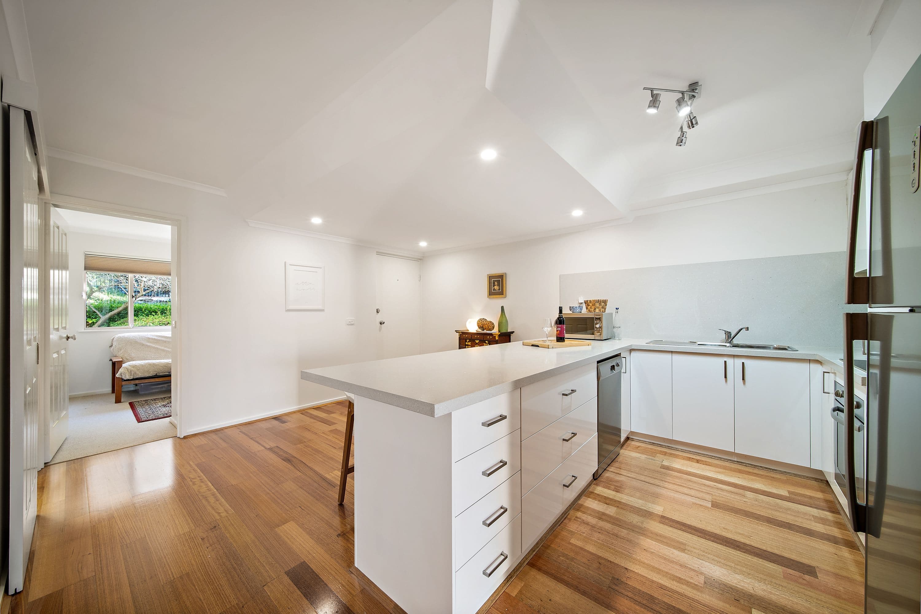 27 Leahy Close, Narrabundah ACT 2604, Narrabundah - Thumbnail 5