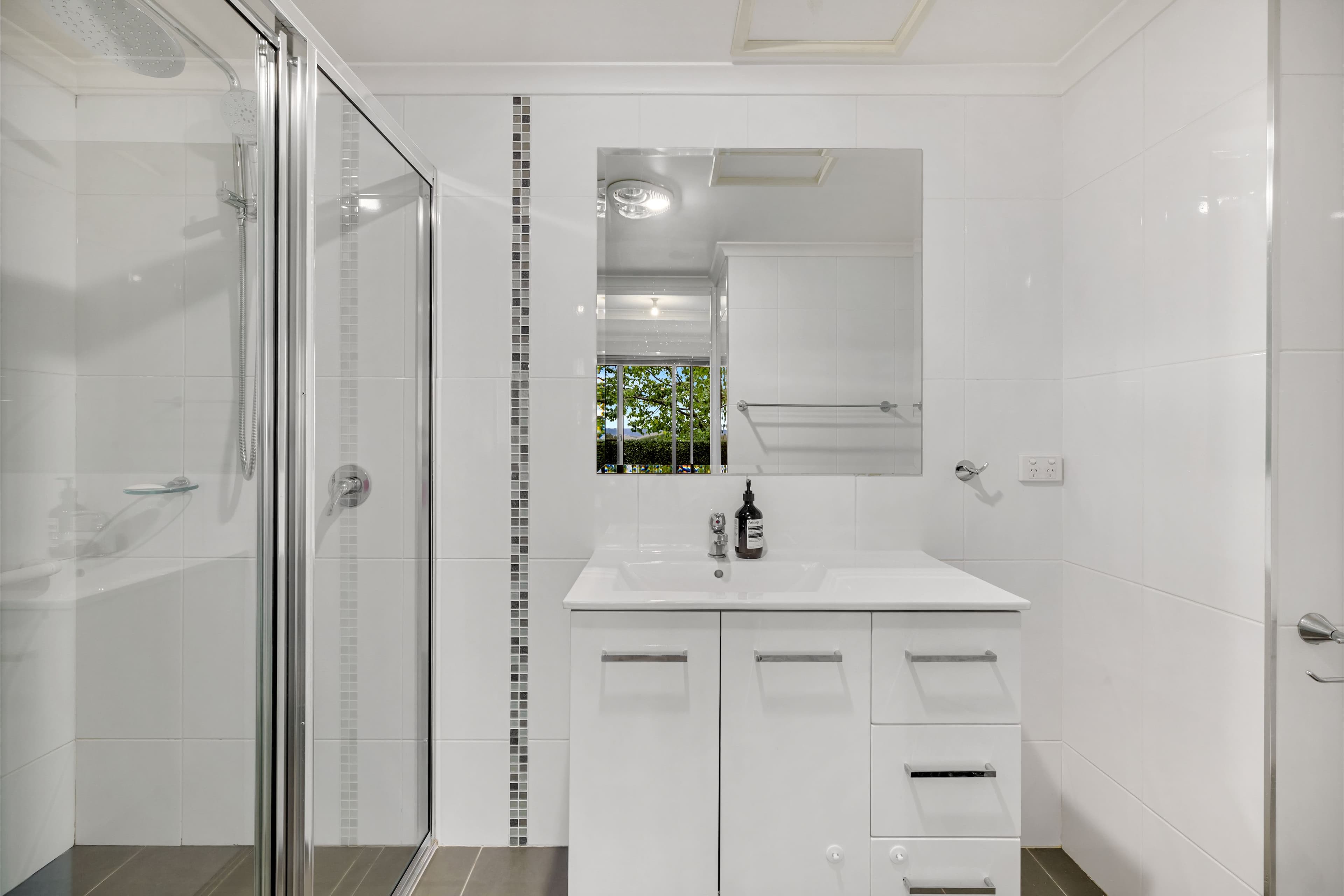 27 Leahy Close, Narrabundah ACT 2604, Narrabundah - Thumbnail 8