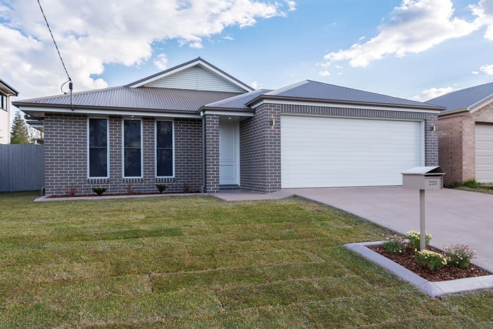HARLAXTON QLD 4350, Harlaxton - Image 1