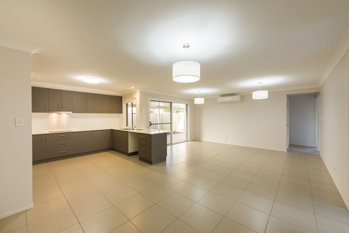 HARLAXTON QLD 4350, Harlaxton - Thumbnail 4