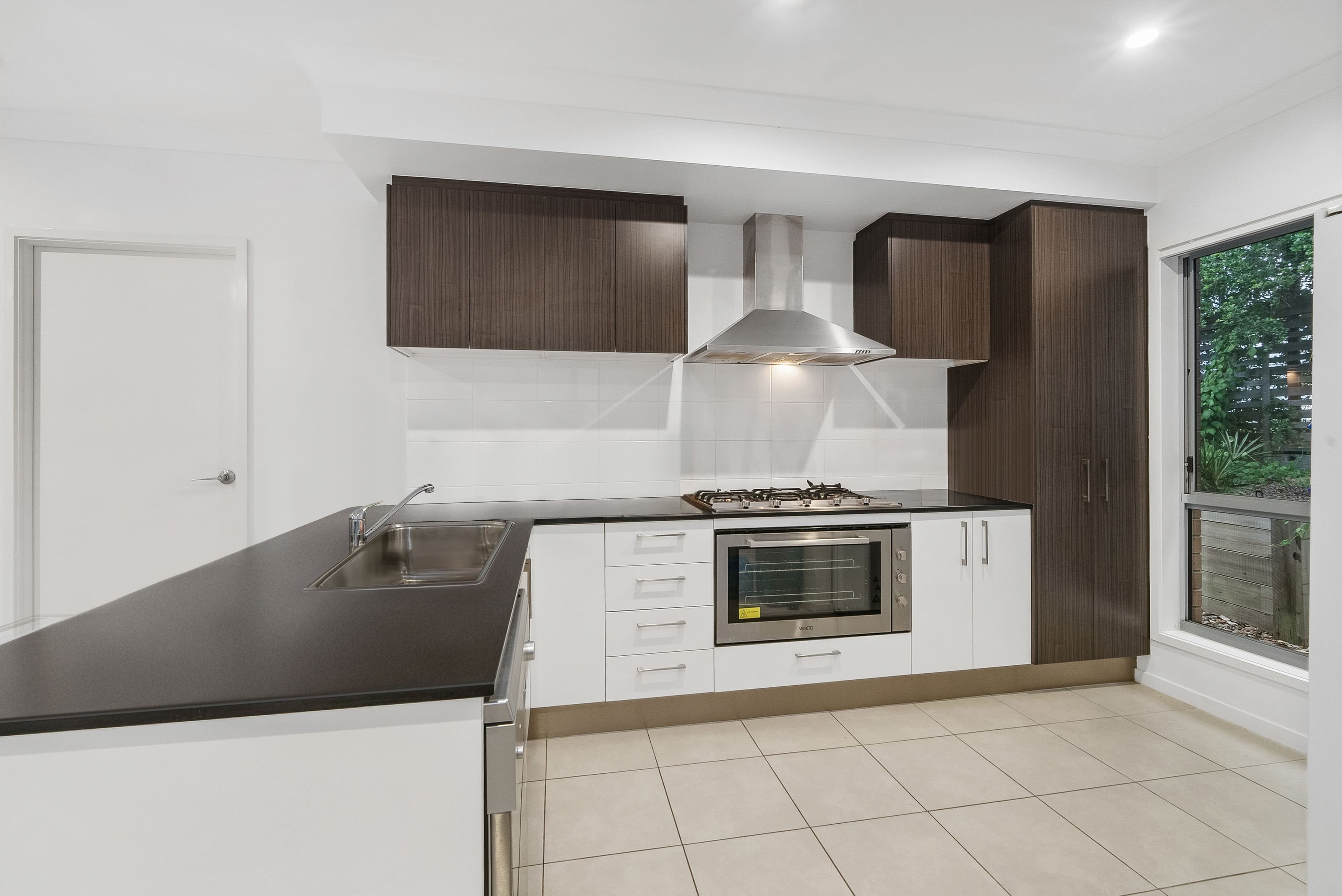 18 Gunther Avenue, Coomera QLD 4209, Coomera - Thumbnail 4