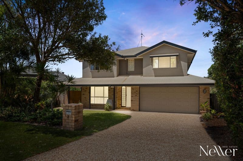 3 Moonbeam Crescent, Castaways Beach - Image 1