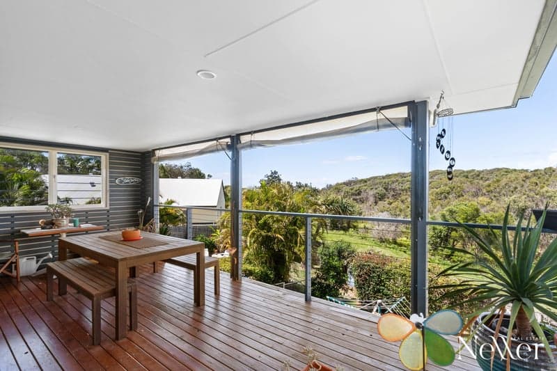 3 Moonbeam Crescent, Castaways Beach - Thumbnail 5