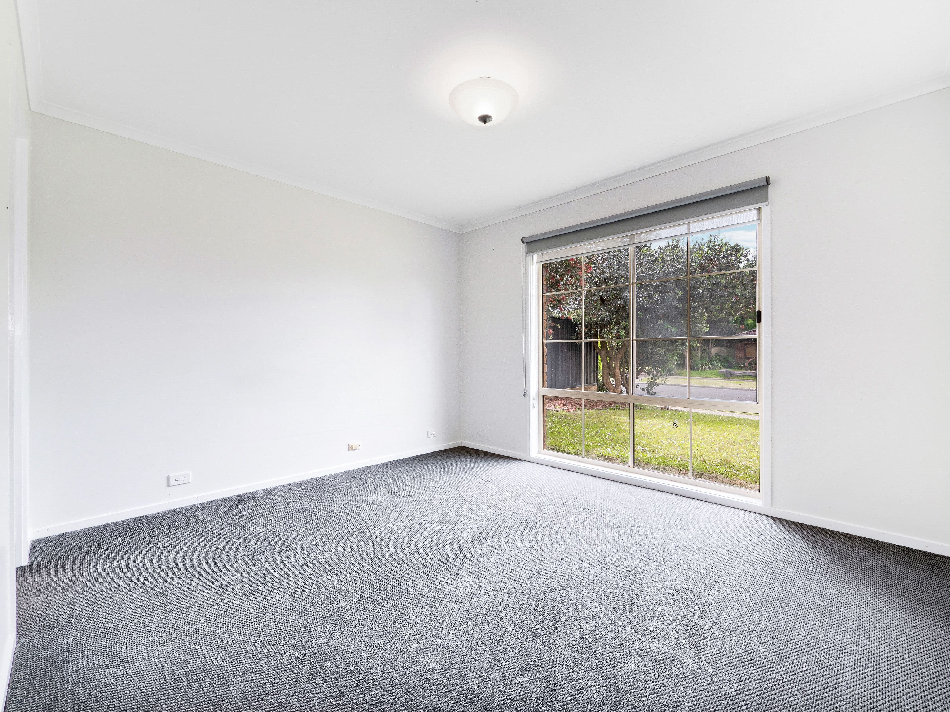 16 Paramount Way, Pakenham VIC 3810, Pakenham - Thumbnail 2