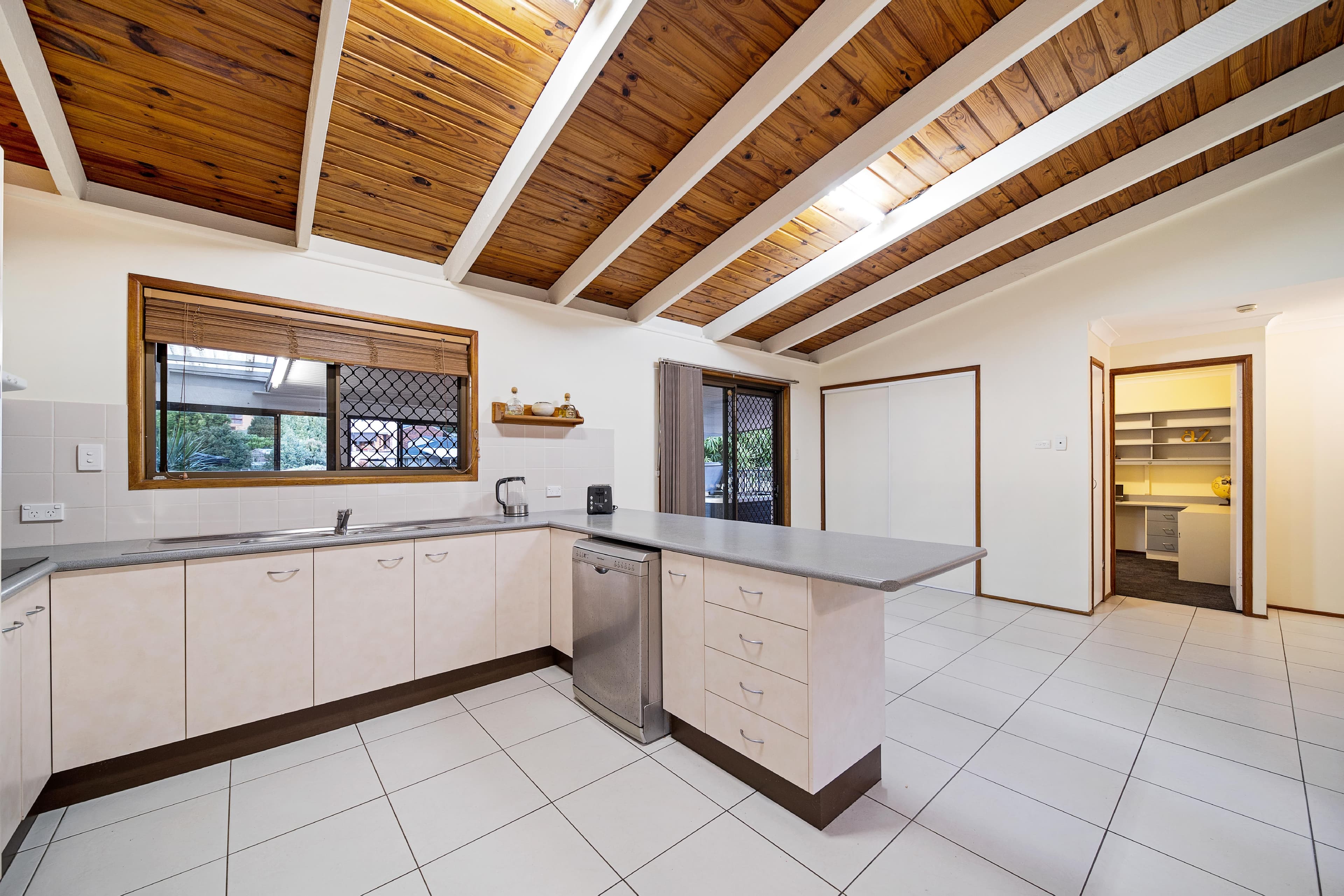 5 Caparra Street, Shailer Park QLD 4128, Shailer Park - Thumbnail 6