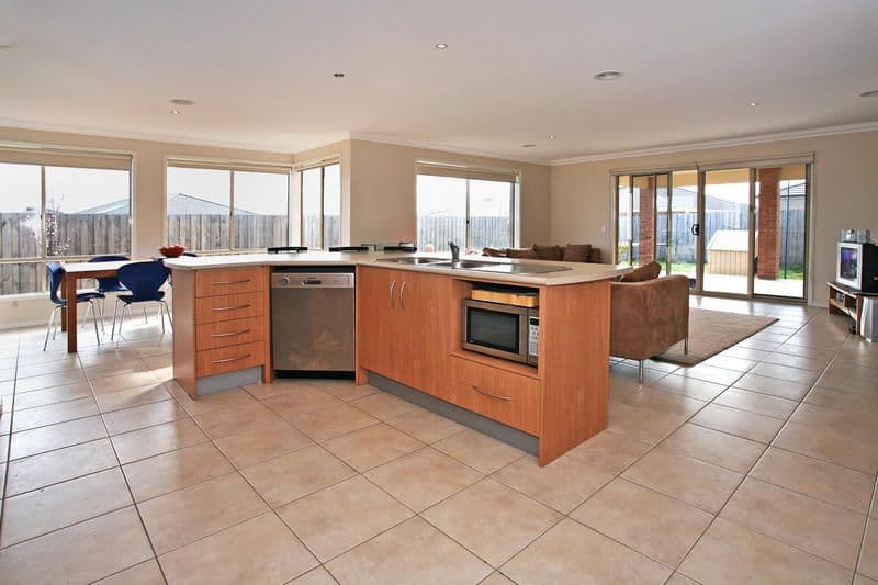 5 Malbec Loop, WAURN PONDS VIC 3216, Waurn Ponds - Thumbnail 4