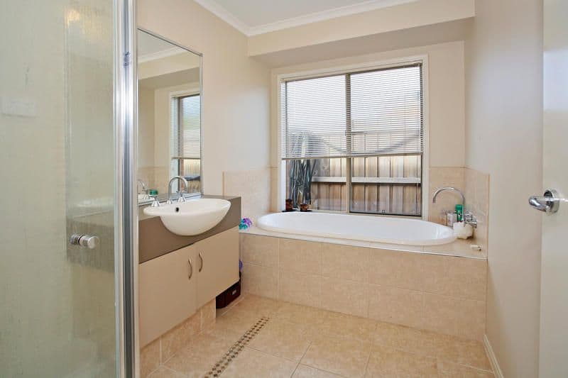 5 Malbec Loop, WAURN PONDS VIC 3216, Waurn Ponds - Thumbnail 8