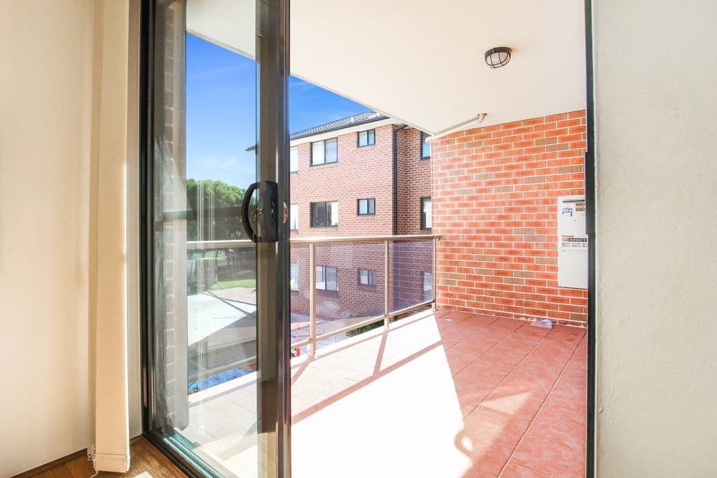 13/21-27 Weigand Avenue, Bankstown - Thumbnail 3