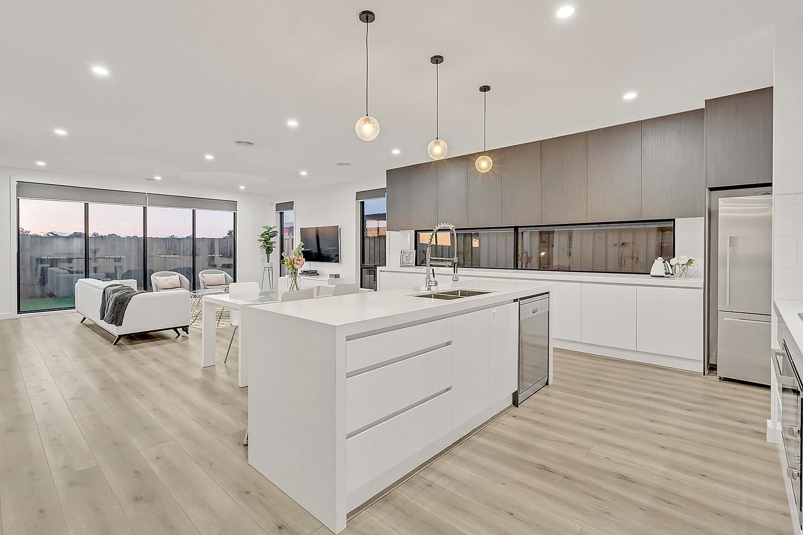 27 Birdsong Avenue, Mickleham VIC 3064, Mickleham - Thumbnail 7