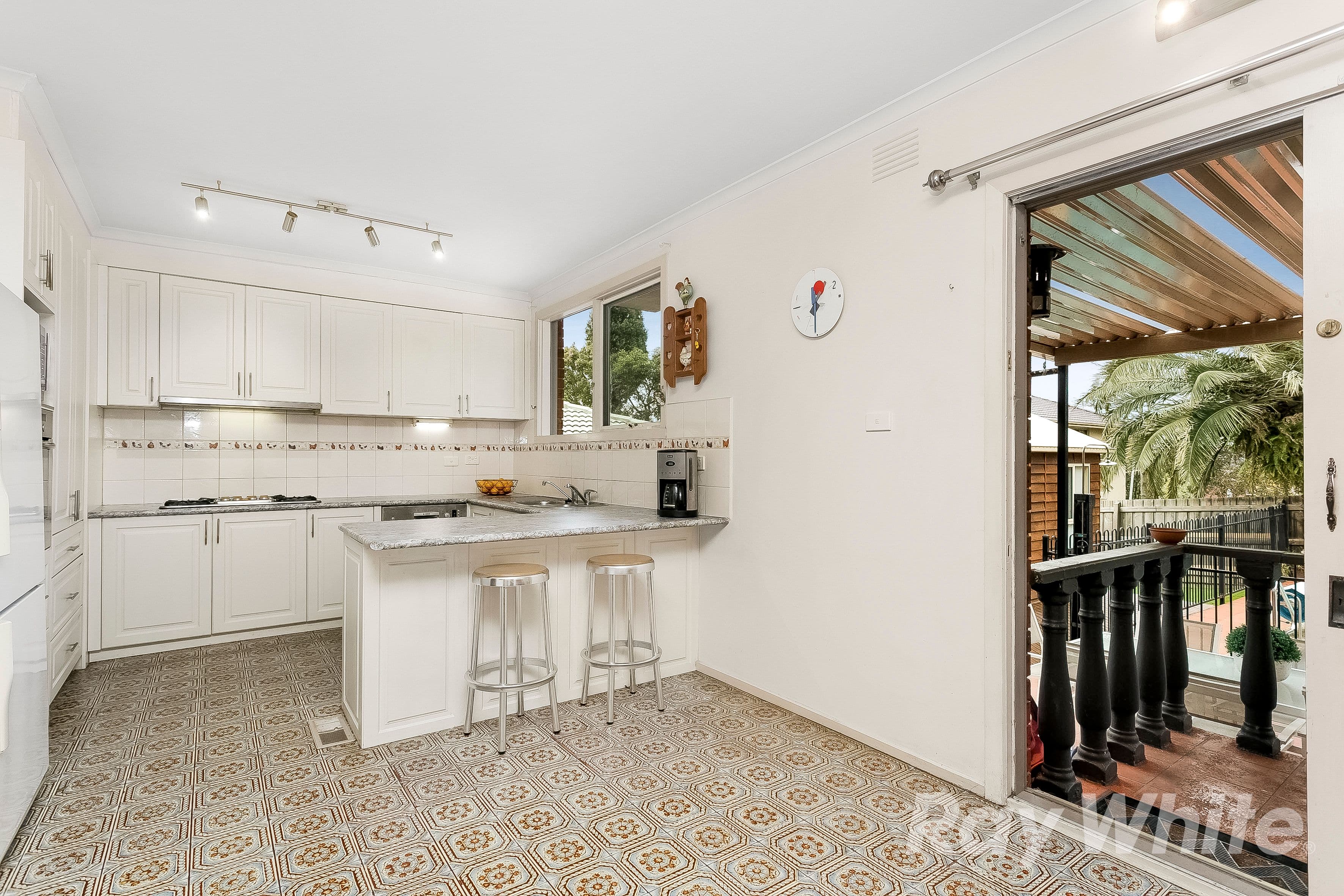 2 Rodney Close, Wheelers Hill VIC 3150, Wheelers Hill - Thumbnail 2
