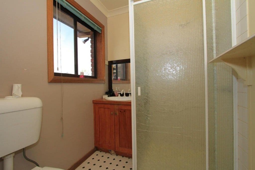27 Watson Avenue, CALIFORNIA GULLY VIC 3556, California Gully - Thumbnail 3