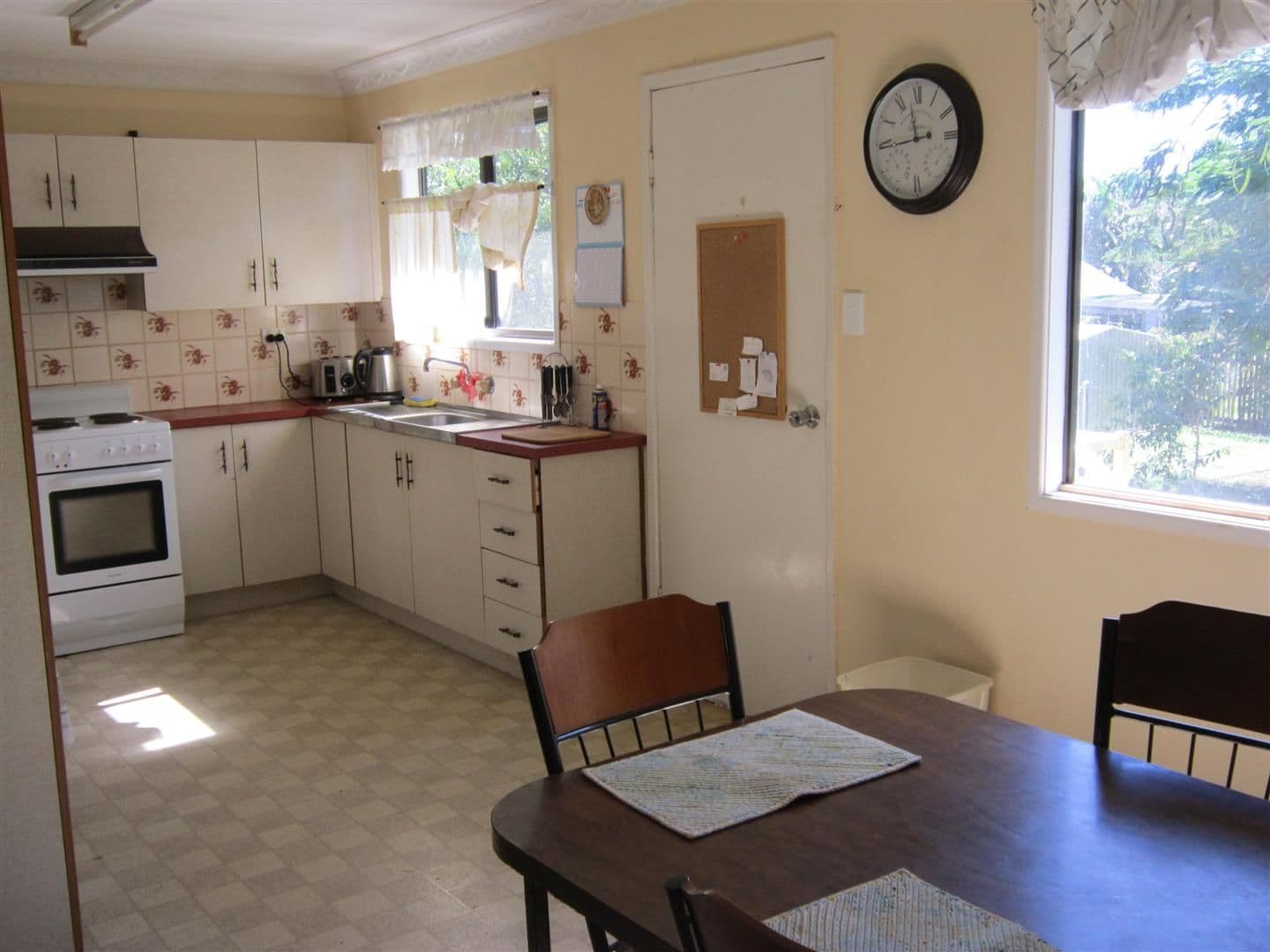 2 Landerer Close, Gracemere QLD 4702, Gracemere - Thumbnail 2