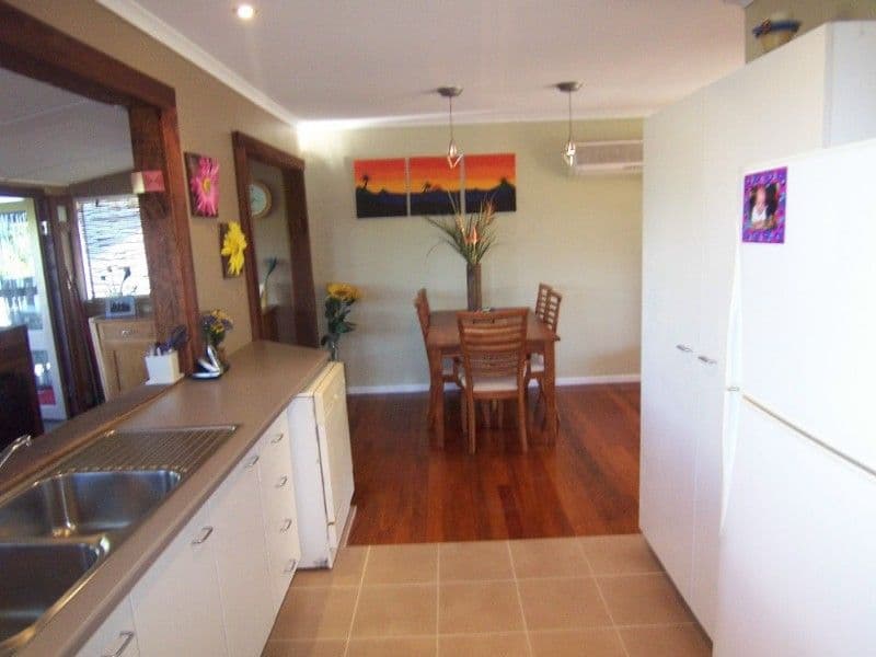 100 Wemvern Street, UPPER MOUNT GRAVATT QLD 4122, Upper Mount Gravatt - Thumbnail 8