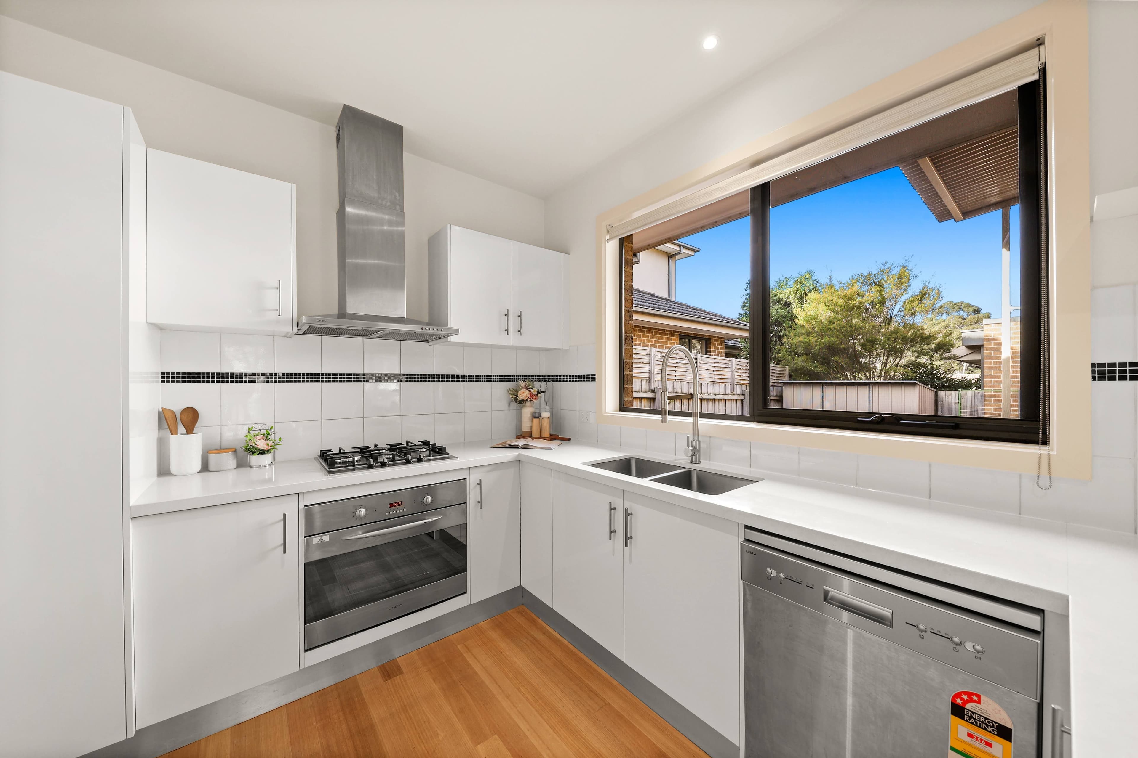 30 Seaview Crescent, Mulgrave VIC 3170, Mulgrave - Thumbnail 5