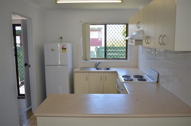 196 Auckland Street, SOUTH GLADSTONE QLD 4680, South Gladstone - Thumbnail 2