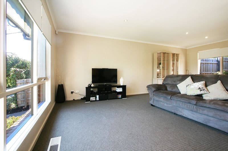 31 Meadowgate Drive, CHIRNSIDE PARK VIC 3116, Chirnside Park - Thumbnail 2