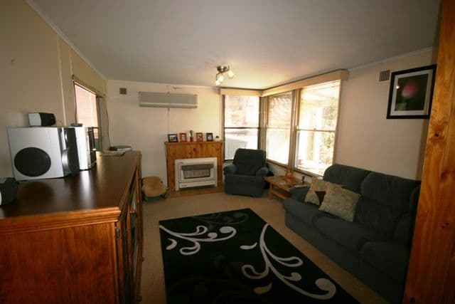 22 Kelly Street, CLARE SA 5453, Clare - Thumbnail 2