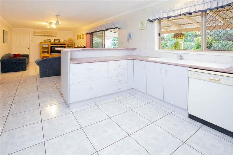 8 Kiandra Close, Wishart QLD 4122, Wishart - Thumbnail 4