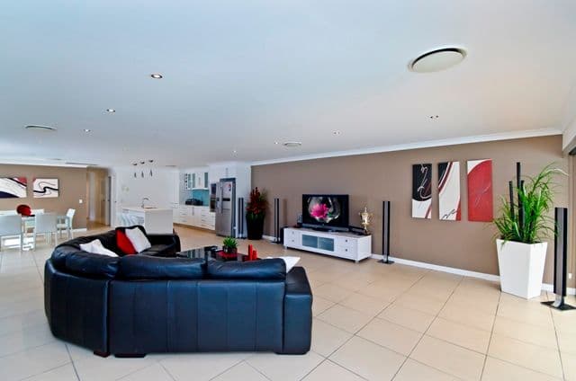 5 Village High Road, BENOWA QLD 4217, Benowa - Thumbnail 2