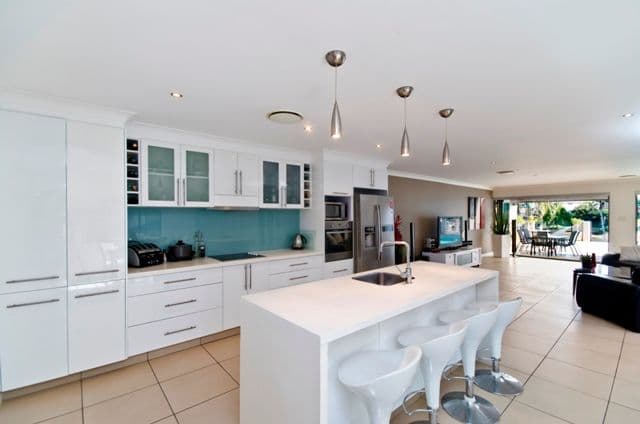 5 Village High Road, BENOWA QLD 4217, Benowa - Thumbnail 3