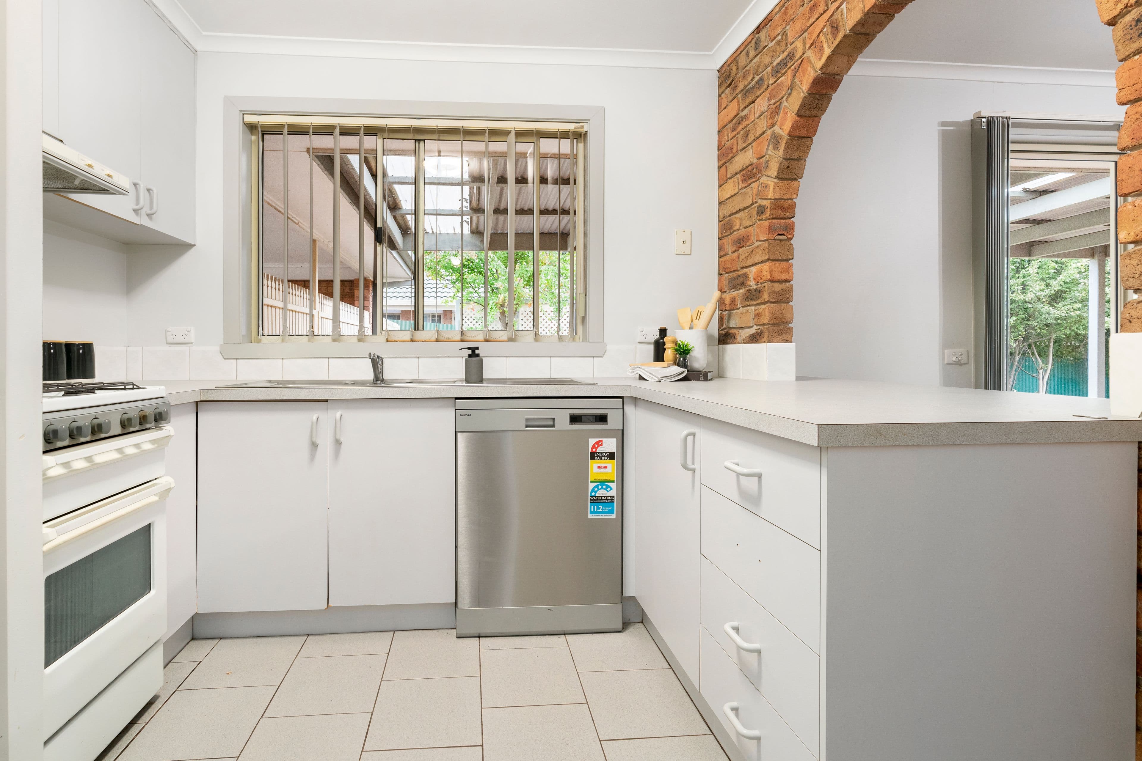 1450 Burrows Road, Lavington NSW 2641, Lavington - Thumbnail 4