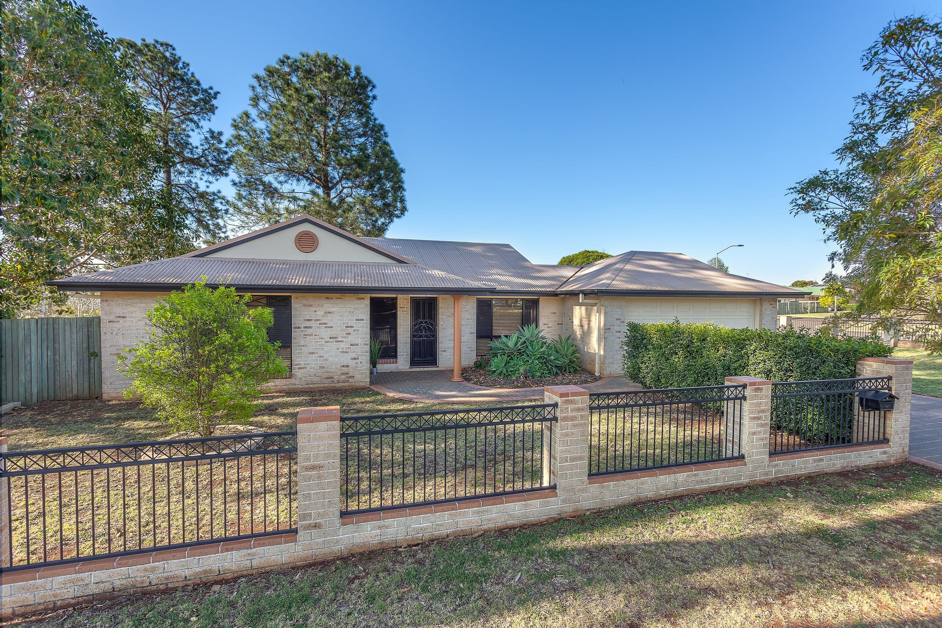 1 Albion Street, Kearneys Spring QLD 4350, Kearneys Spring - Image 1