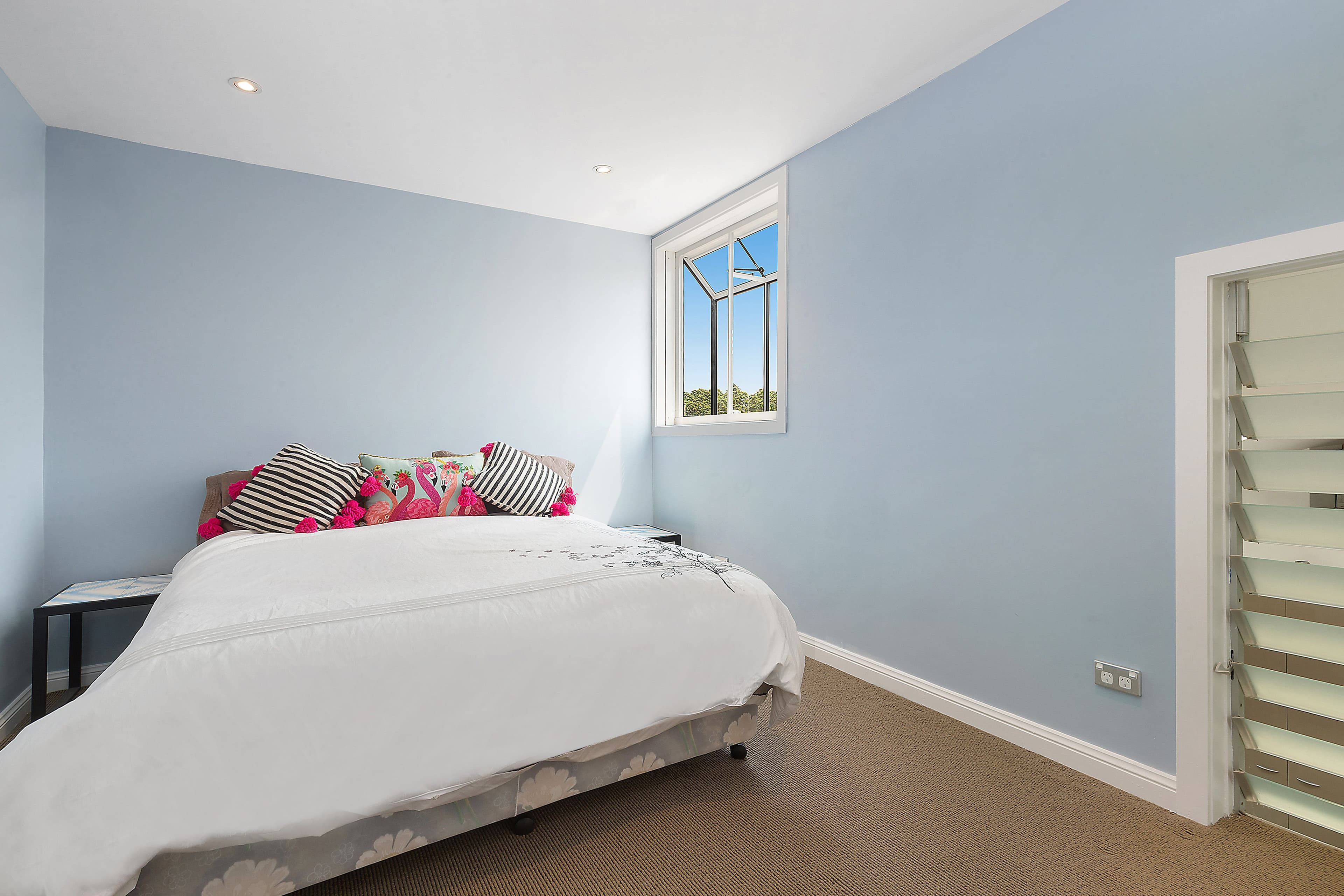 73 Oliver Street, Freshwater - Thumbnail 8