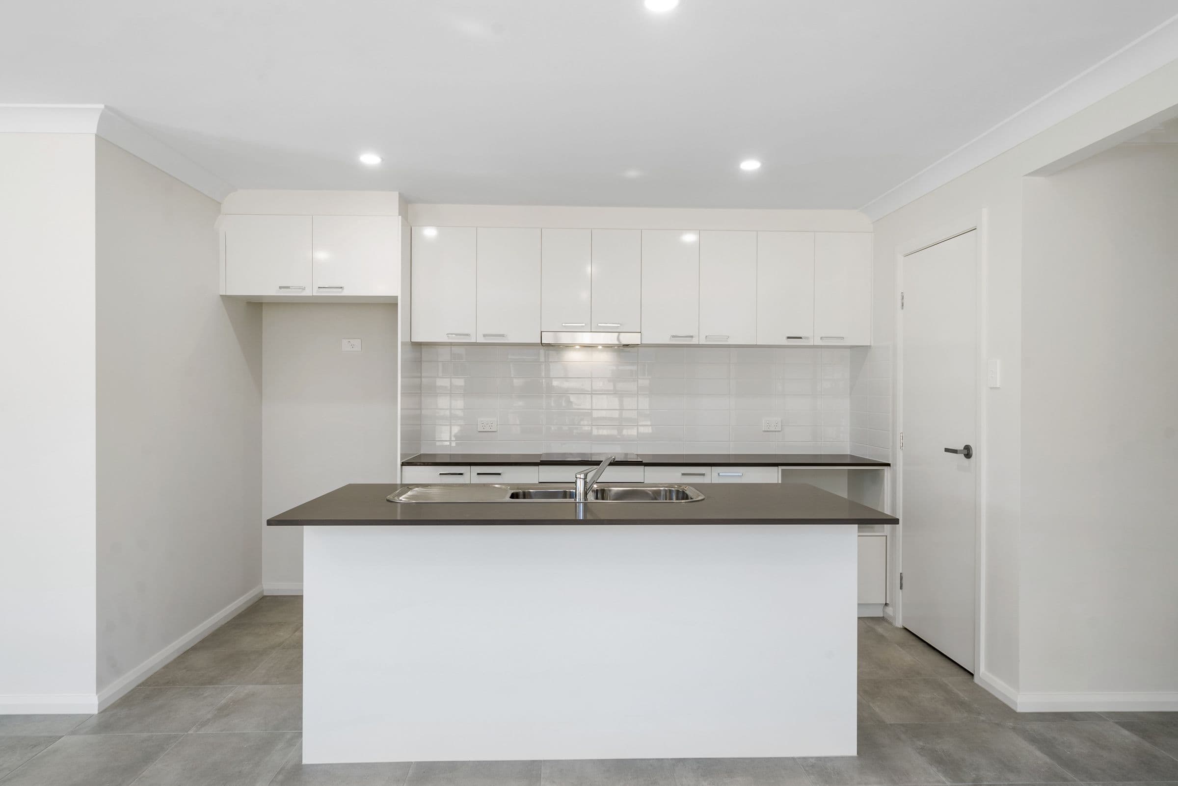 40 Bourke Road, Cranbourne - Thumbnail 2