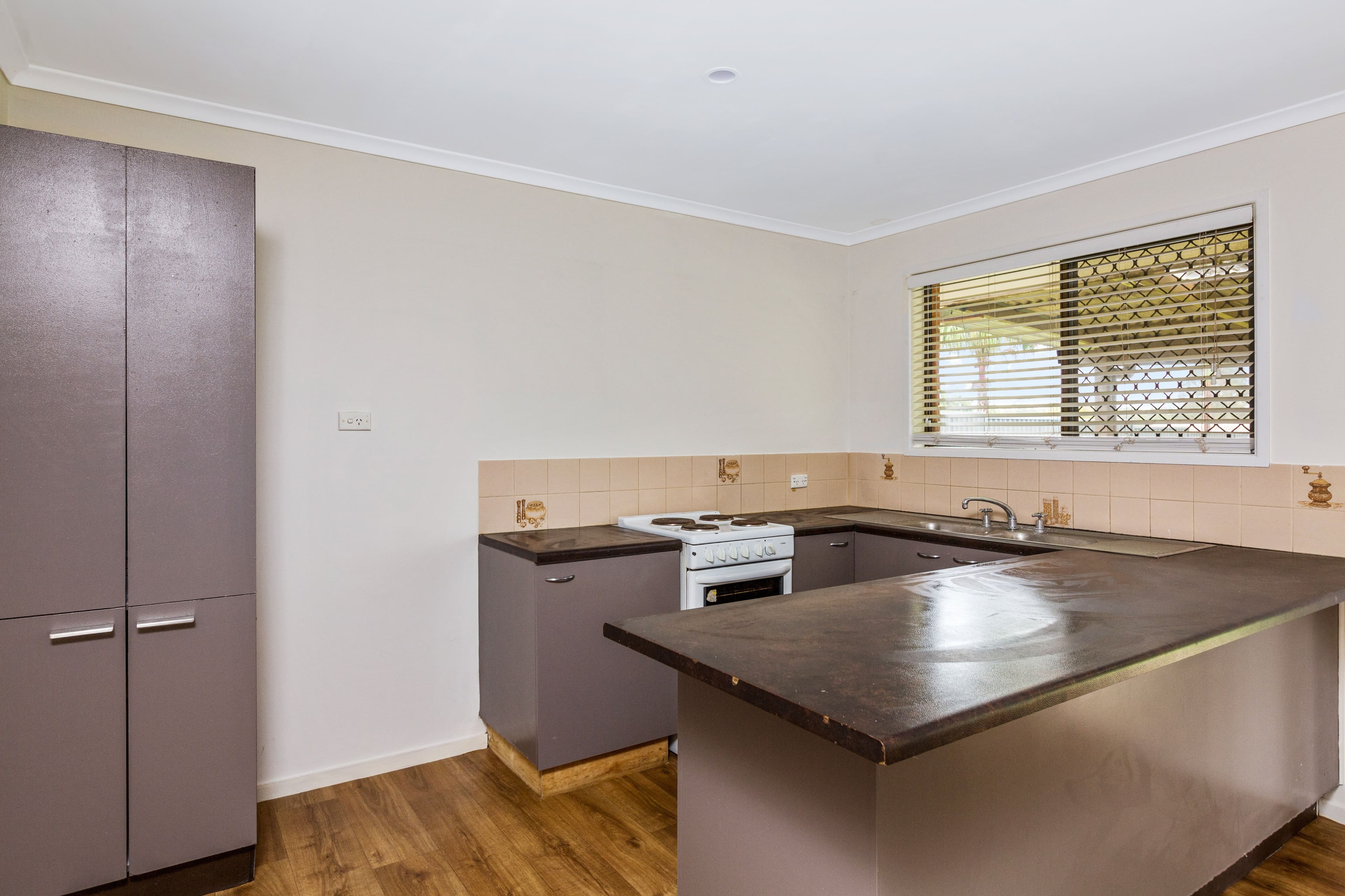 11 Ellington Street, Browns Plains QLD 4118, Browns Plains - Thumbnail 3