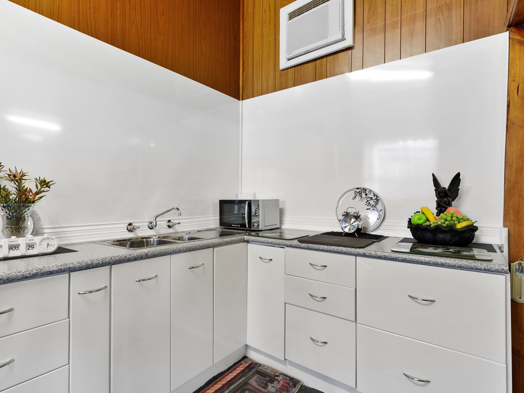 16 Perrin Street, Seymour VIC 3660, Seymour - Thumbnail 2