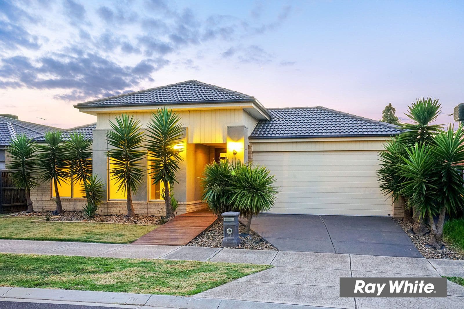 13 Verona Avenue, Tarneit VIC 3029, Tarneit - Thumbnail 2