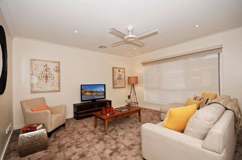 16 GLENDALE Court, KILSYTH VIC 3137, Kilsyth - Thumbnail 2