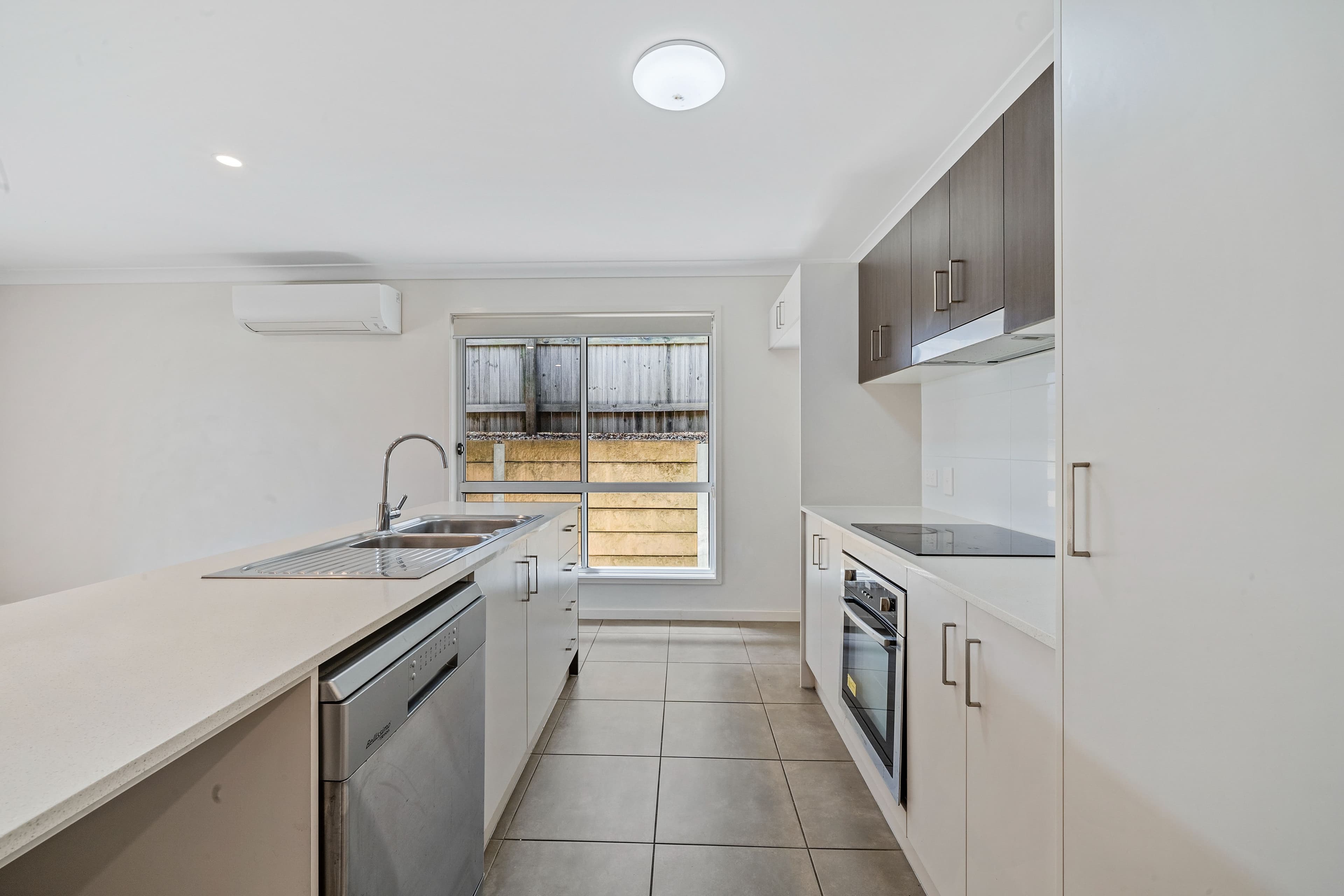 10 Prince George Street, Holmview QLD 4207, Holmview - Thumbnail 2
