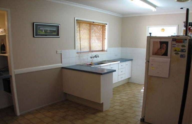 34 Amanda Street, ROCHEDALE SOUTH QLD 4123, Rochedale South - Thumbnail 4
