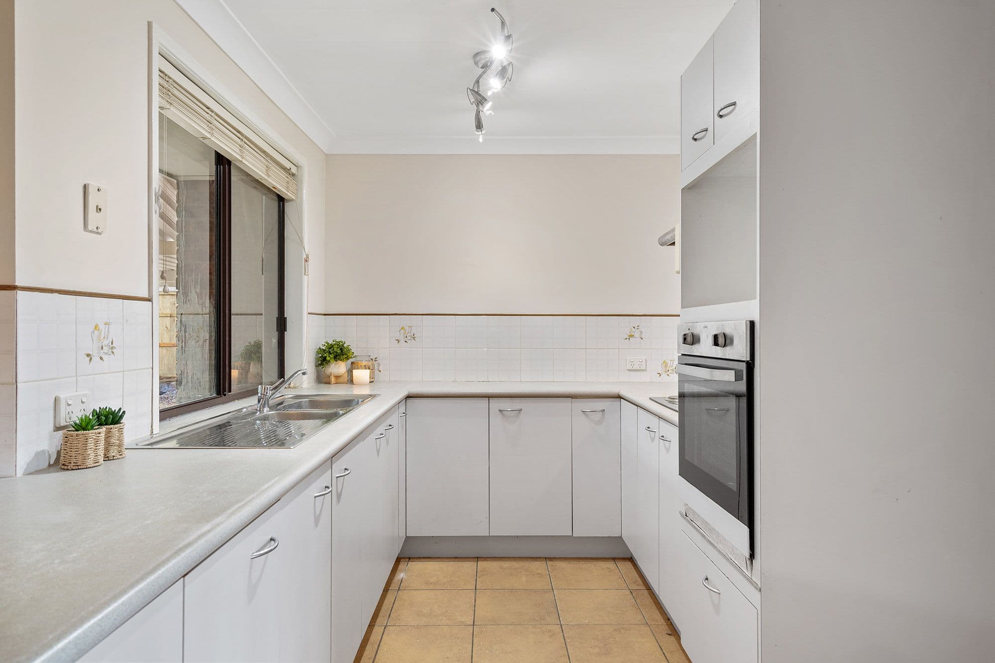 5 Mooloo Court, Shailer Park QLD 4128, Shailer Park - Thumbnail 4