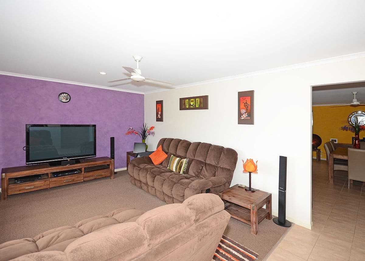 8 Phar Lap Court, POINT VERNON QLD 4655, Point Vernon - Thumbnail 2