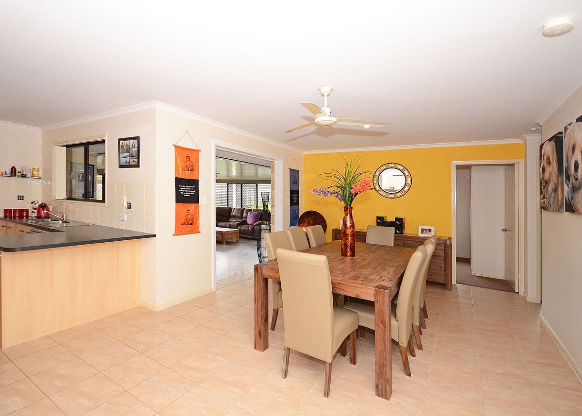 8 Phar Lap Court, POINT VERNON QLD 4655, Point Vernon - Thumbnail 4