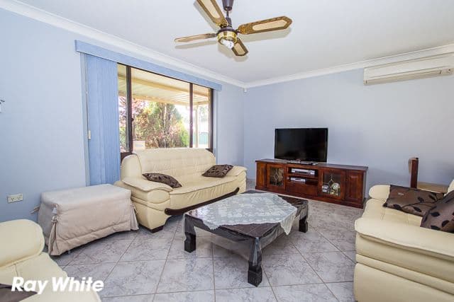 2 Ernst Place, EDENSOR PARK NSW 2176, Edensor Park - Thumbnail 2