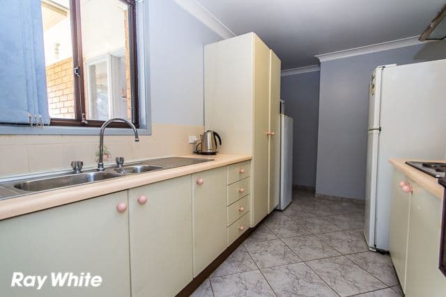 2 Ernst Place, EDENSOR PARK NSW 2176, Edensor Park - Thumbnail 3