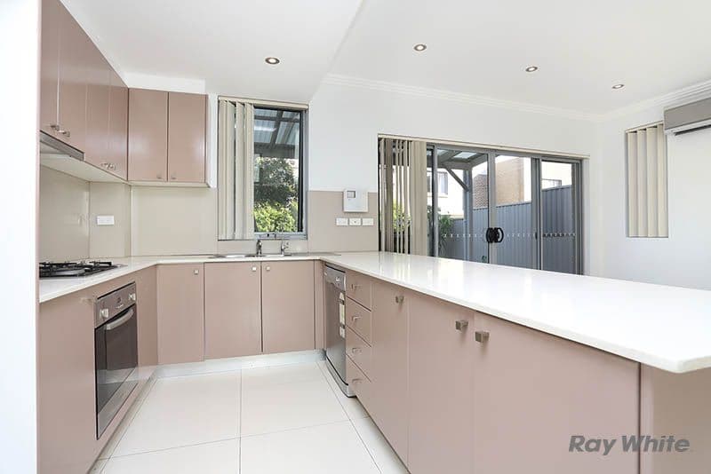 18 Myers Street, Roselands - Thumbnail 2