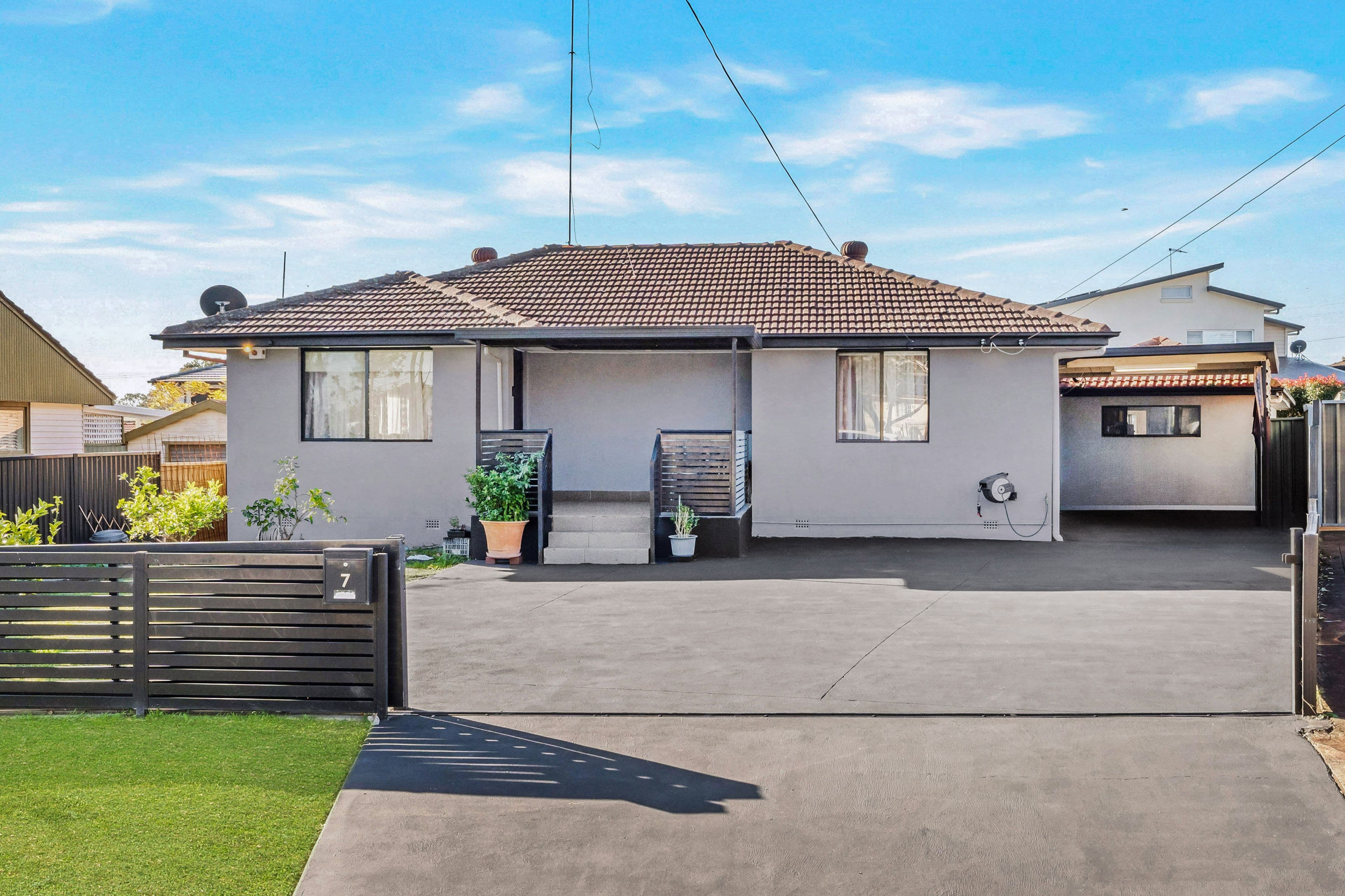 7 Guthega Crescent, Heckenberg NSW 2168, Heckenberg - Image 1